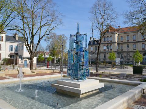 Sculpture urbaine en Verre à TROYES Jean-François LEMAIRE